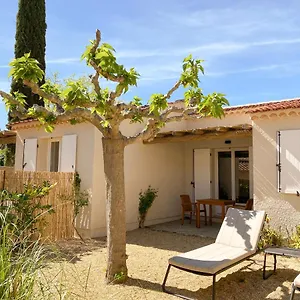 https://les-mas-mediterranee.fr-provencehotel.com